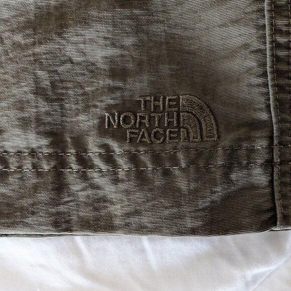 THE NORTH FACE Shorts Men's Green 40 (39) Cargo Zip Pockets Logo Hiking Casual - Picture 10 of 16